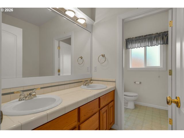 17718 Ne 38TH Way, Vancouver, WA 98682