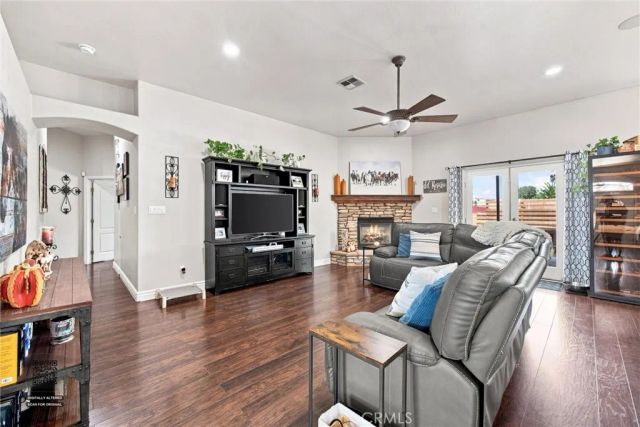 15954 Screaming Eagle, Bakersfield, CA 93314