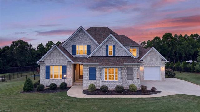 8403 Wolf Ridge Trail, Oak Ridge, NC 27310