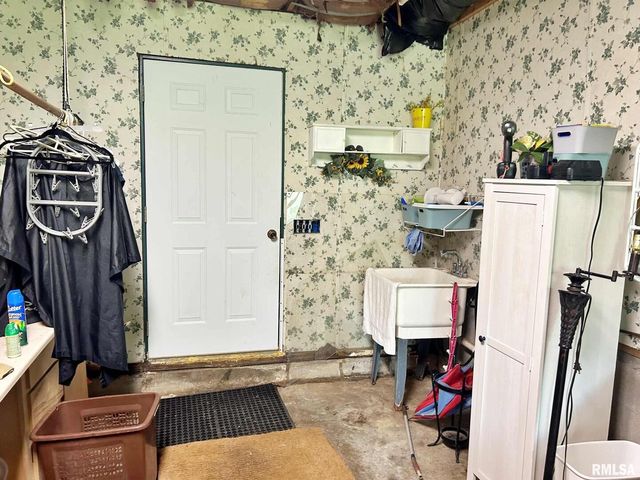 27 Grasty Road, Golconda, IL 62938