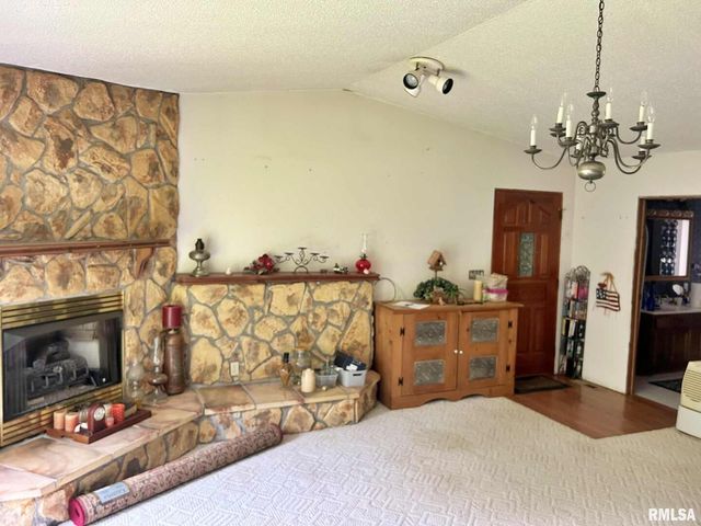 27 Grasty Road, Golconda, IL 62938