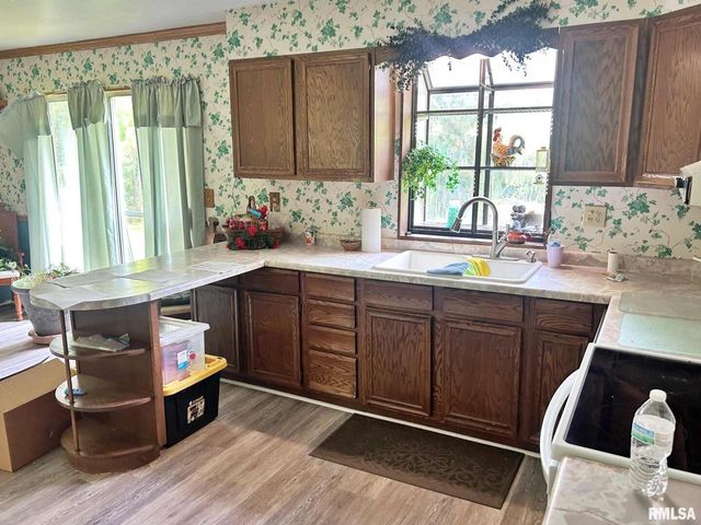 27 Grasty Road, Golconda, IL 62938