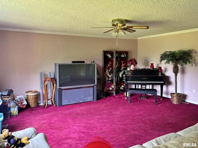 27 Grasty Road, Golconda, IL 62938