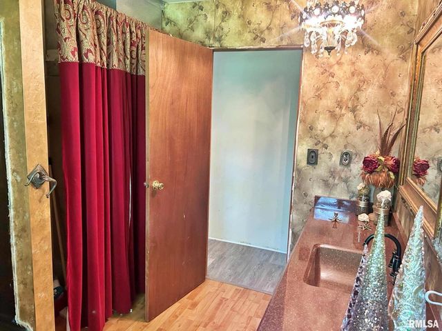 27 Grasty Road, Golconda, IL 62938