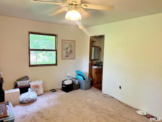 27 Grasty Road, Golconda, IL 62938