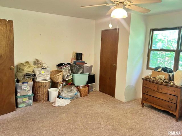 27 Grasty Road, Golconda, IL 62938