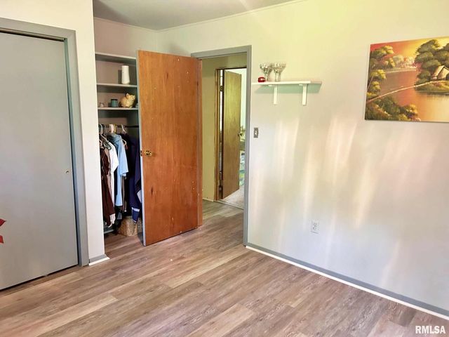 27 Grasty Road, Golconda, IL 62938