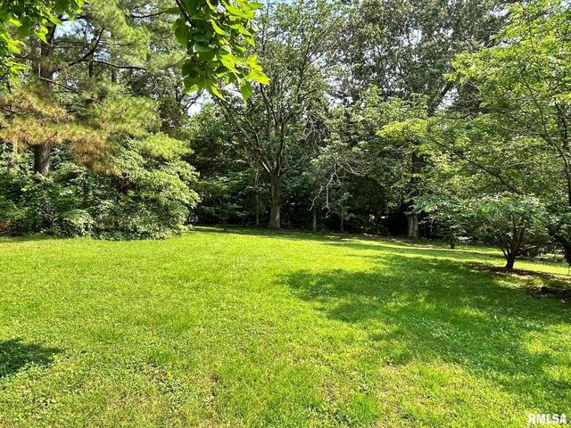 27 Grasty Road, Golconda, IL 62938