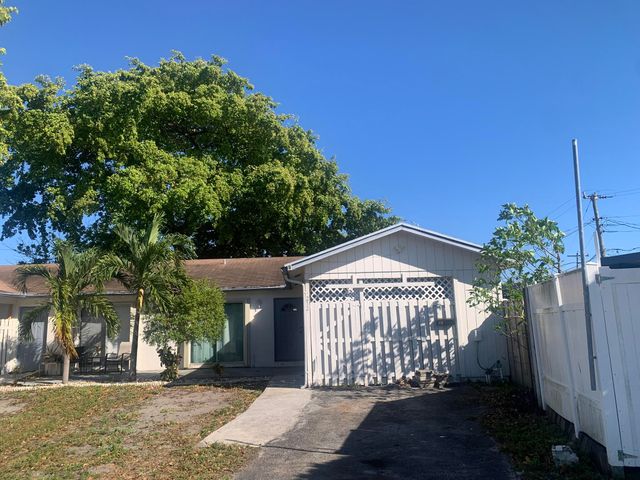 212 NW 41st Court 212, Deerfield Beach, FL 33064