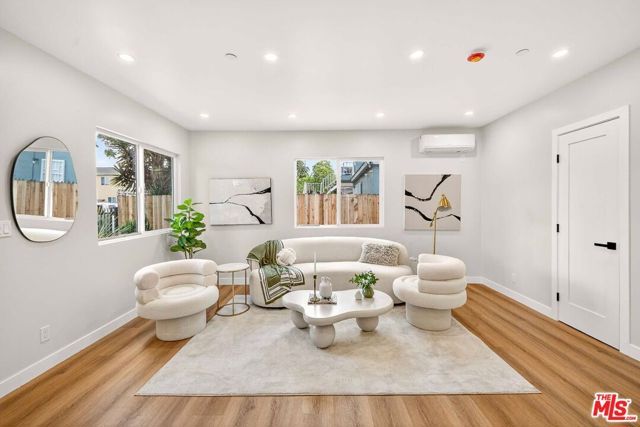 204 E 88th Street, Los Angeles, CA 90003
