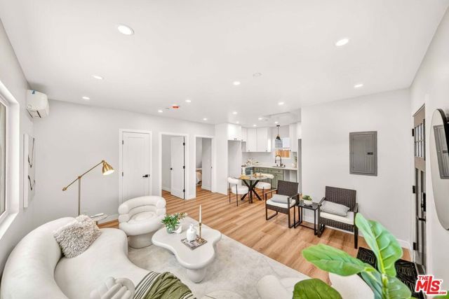 204 E 88th Street, Los Angeles, CA 90003