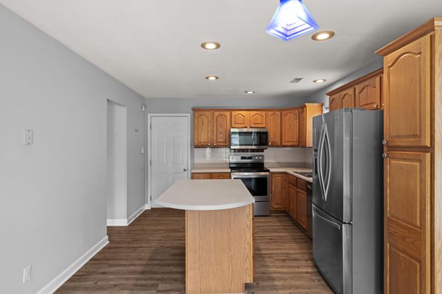 5909 KELSEY DR, Columbia, MO 65202
