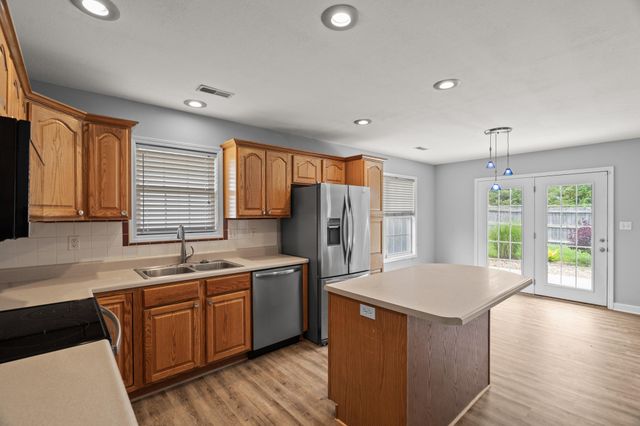 5909 KELSEY DR, Columbia, MO 65202