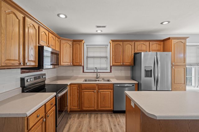5909 KELSEY DR, Columbia, MO 65202