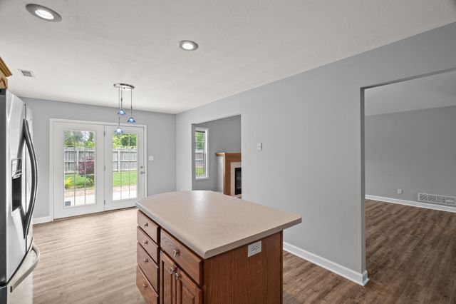 5909 KELSEY DR, Columbia, MO 65202