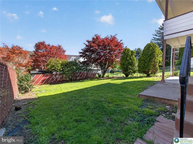 2 E CENTER ST, Nesquehoning, PA 18240