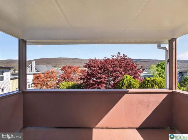 2 E CENTER ST, Nesquehoning, PA 18240