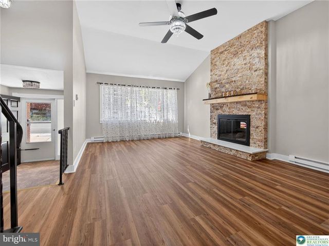 2 E CENTER ST, Nesquehoning, PA 18240