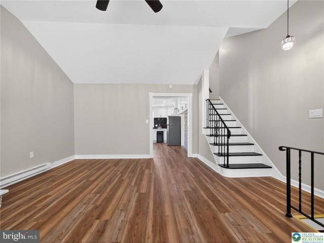 2 E CENTER ST, Nesquehoning, PA 18240