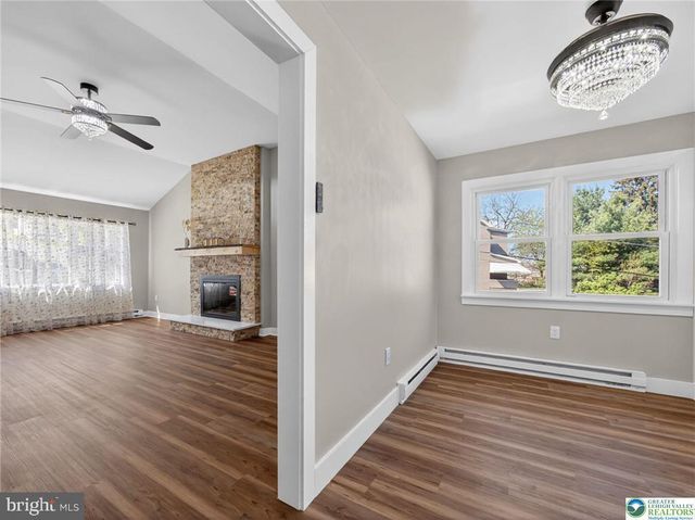 2 E CENTER ST, Nesquehoning, PA 18240