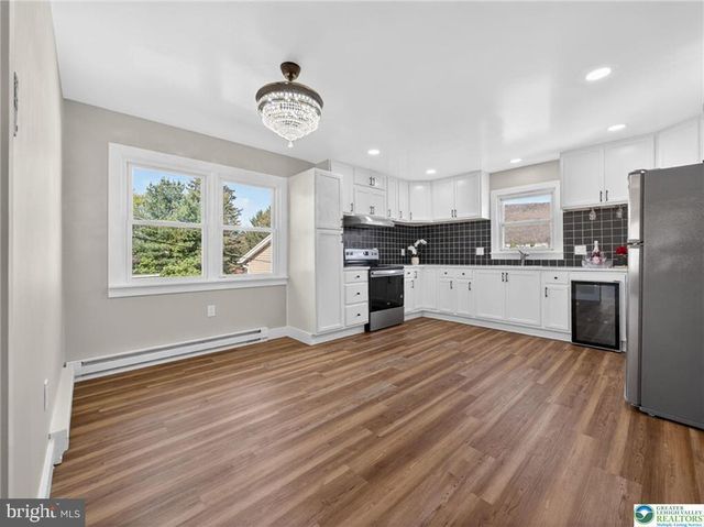 2 E CENTER ST, Nesquehoning, PA 18240