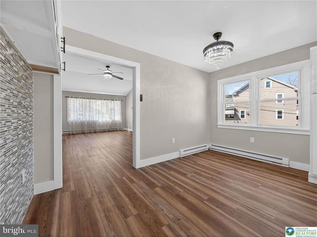 2 E CENTER ST, Nesquehoning, PA 18240