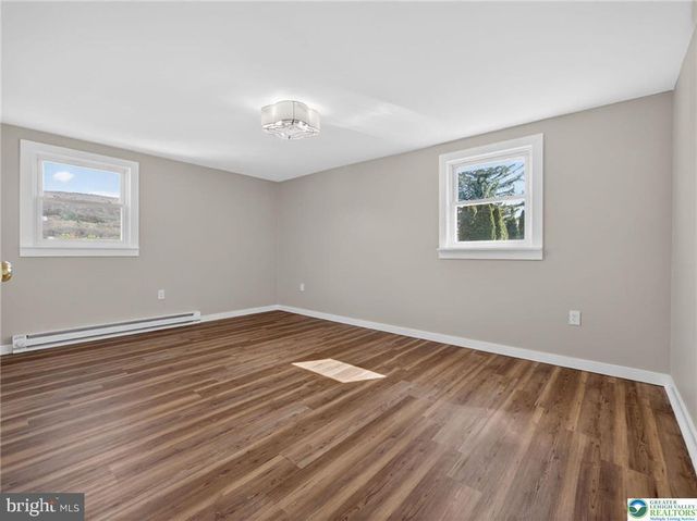 2 E CENTER ST, Nesquehoning, PA 18240