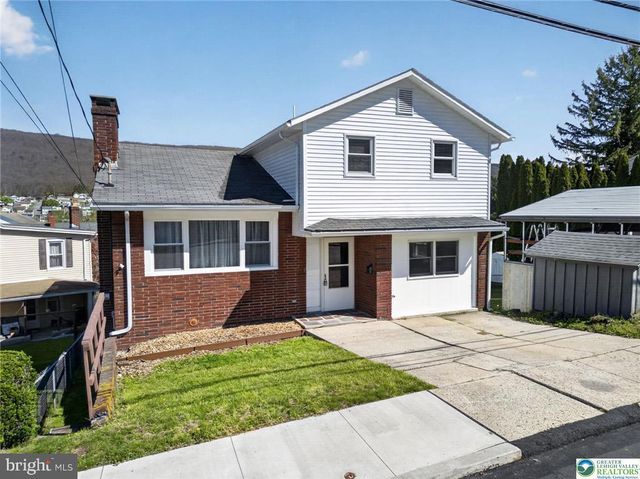 2 E CENTER ST, Nesquehoning, PA 18240