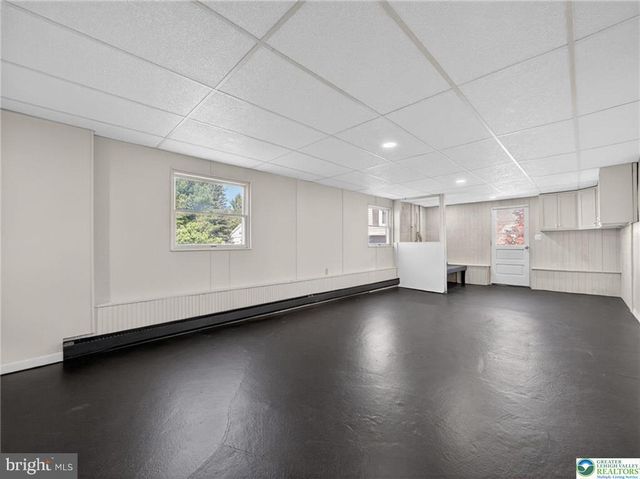 2 E CENTER ST, Nesquehoning, PA 18240