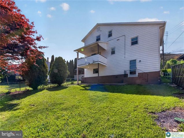 2 E CENTER ST, Nesquehoning, PA 18240