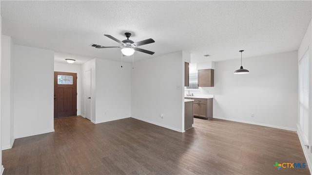 2221 Michigan Street, New Braunfels, TX 78130