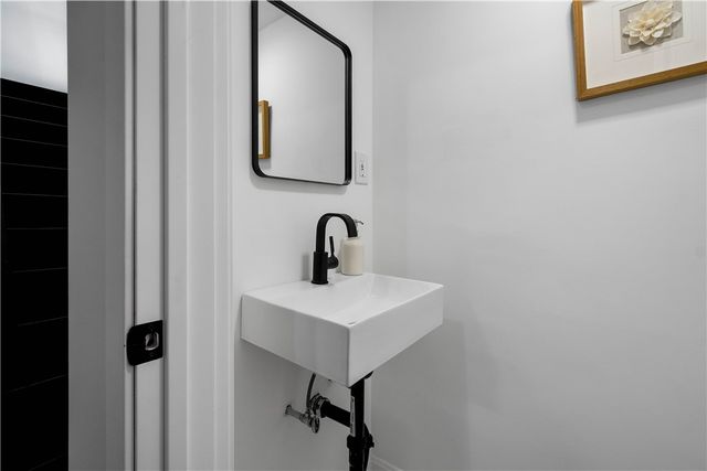 1206 Beechview Ave, Beechview, PA 15216