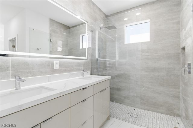 321 Peerless ST, Lehigh Acres, FL 33974