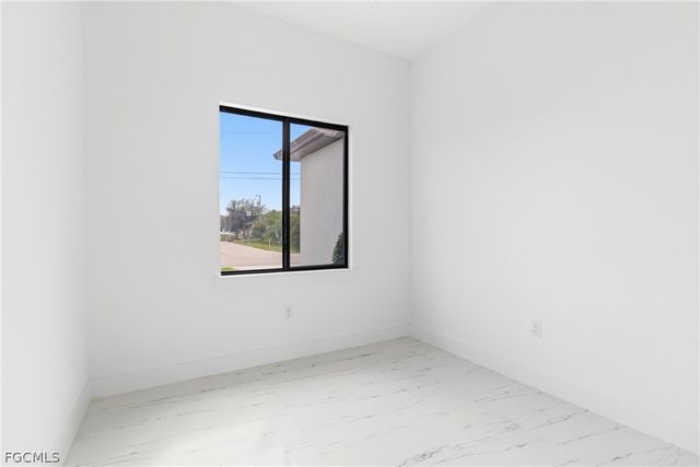 321 Peerless ST, Lehigh Acres, FL 33974