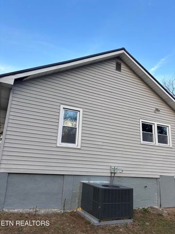 205 Old Dandridge Pike, Strawberry Plains, TN 37871