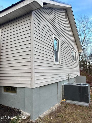 205 Old Dandridge Pike, Strawberry Plains, TN 37871