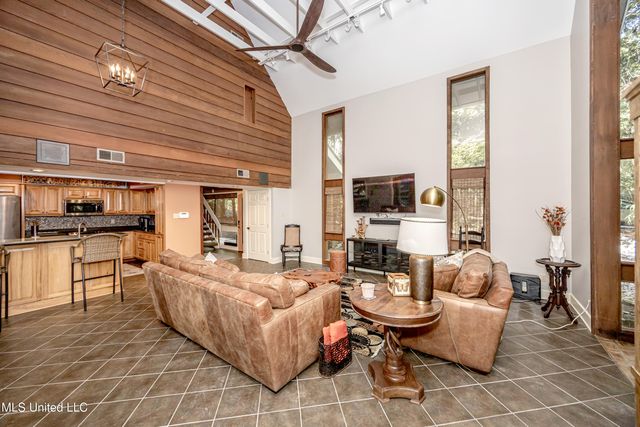 308 Lovers Lane, Ocean Springs, MS 39564