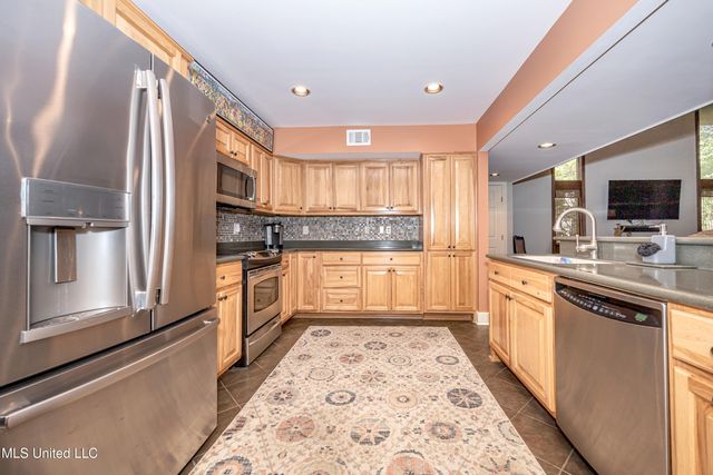 308 Lovers Lane, Ocean Springs, MS 39564