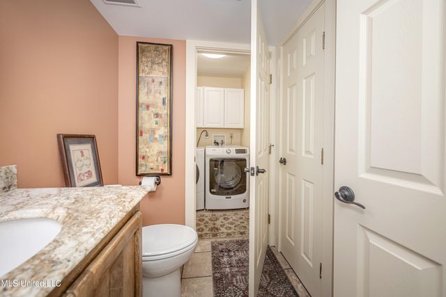 308 Lovers Lane, Ocean Springs, MS 39564