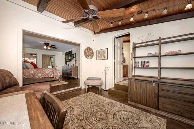 308 Lovers Lane, Ocean Springs, MS 39564