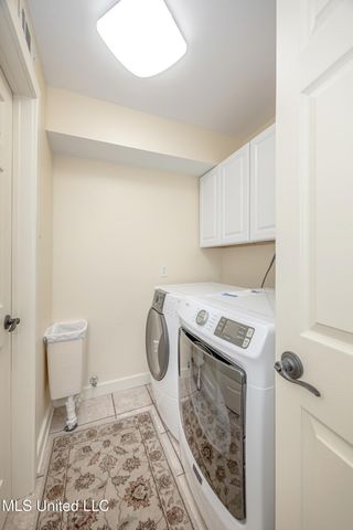 308 Lovers Lane, Ocean Springs, MS 39564