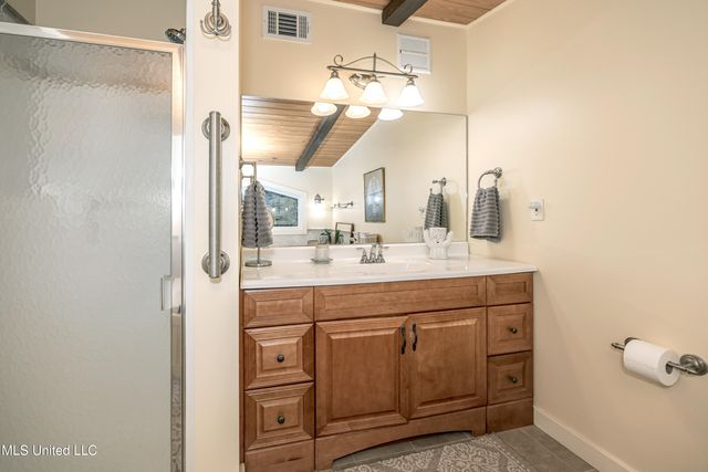 308 Lovers Lane, Ocean Springs, MS 39564