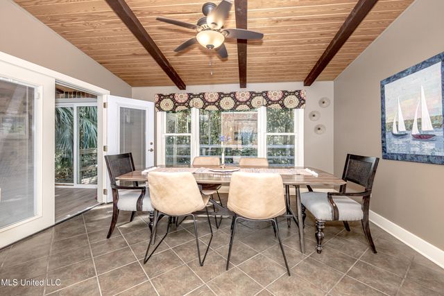 308 Lovers Lane, Ocean Springs, MS 39564