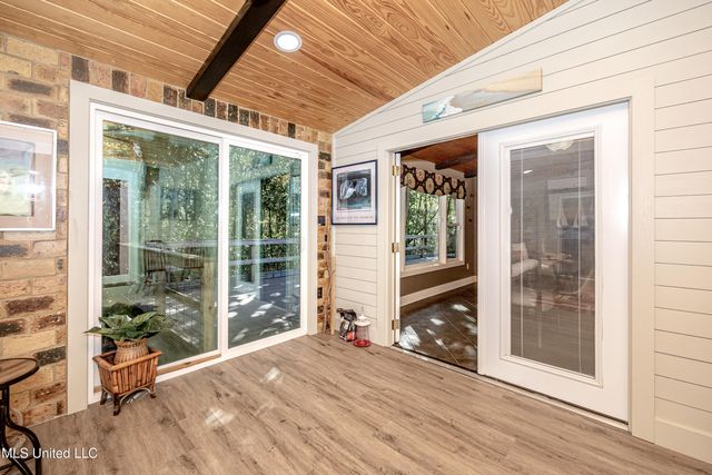 308 Lovers Lane, Ocean Springs, MS 39564