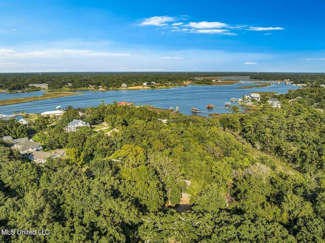 308 Lovers Lane, Ocean Springs, MS 39564