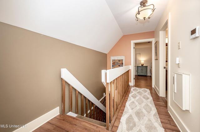 308 Lovers Lane, Ocean Springs, MS 39564