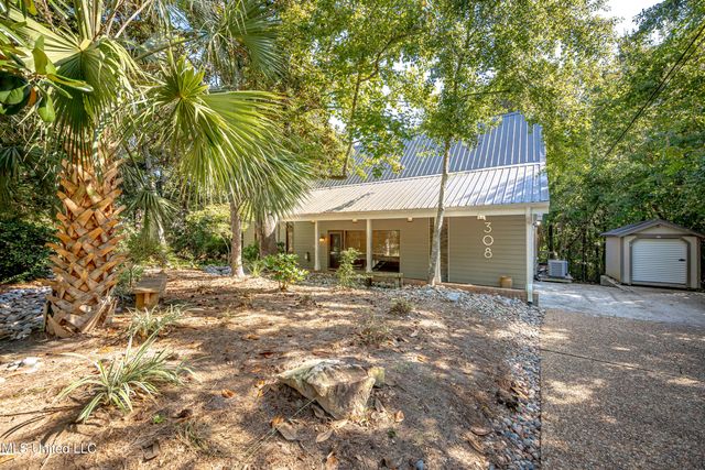 308 Lovers Lane, Ocean Springs, MS 39564