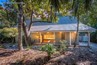 308 Lovers Lane, Ocean Springs, MS 39564