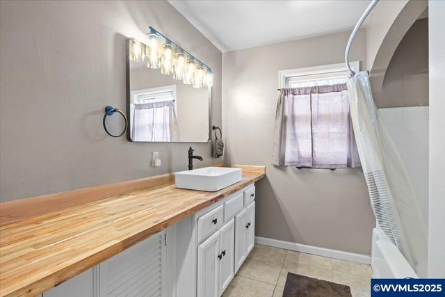 900 Cascade Dr NW, Salem, OR 97304