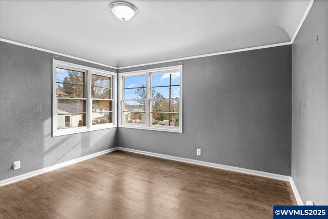 900 Cascade Dr NW, Salem, OR 97304